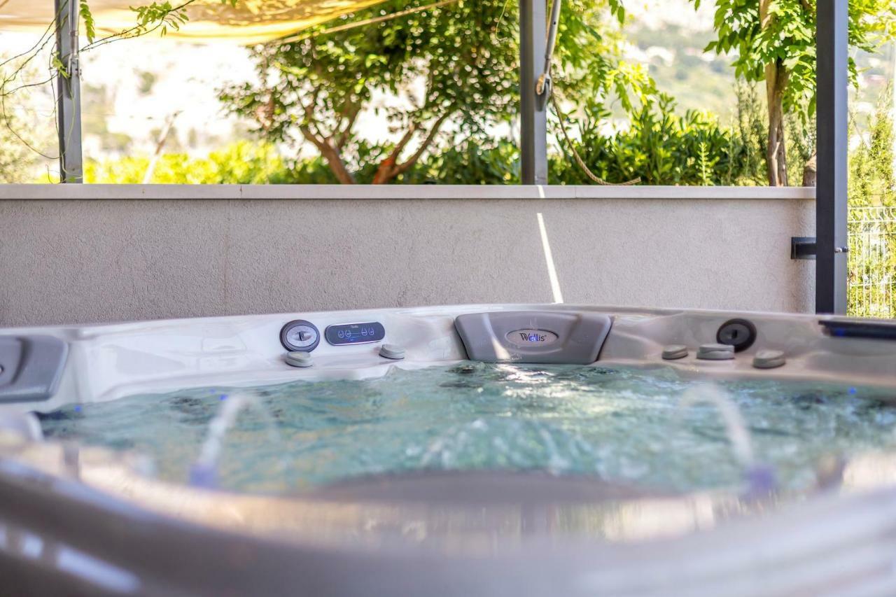 Luxury Apartment With Hot Tub Omiš Εξωτερικό φωτογραφία