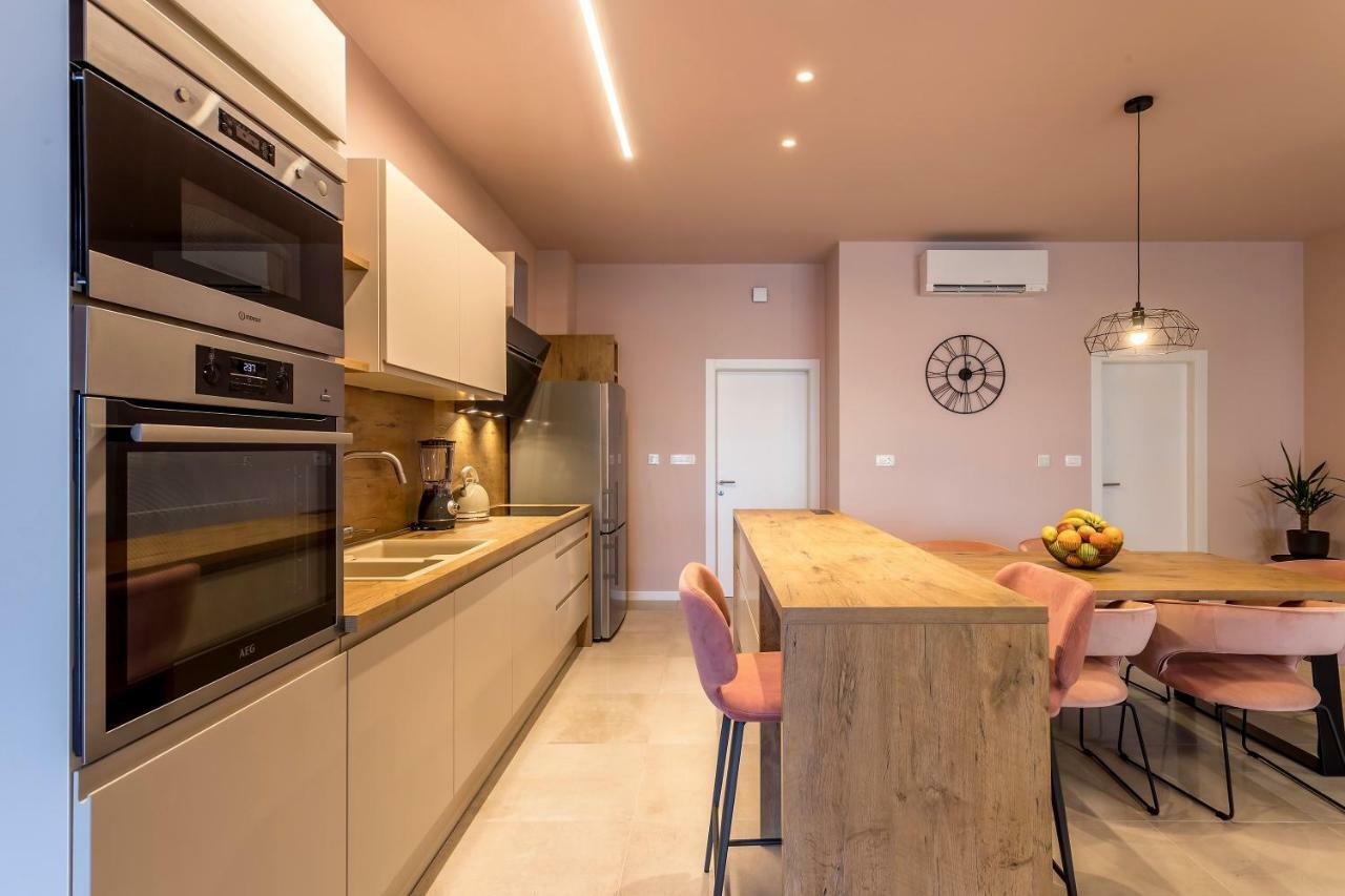 Luxury Apartment With Hot Tub Omiš Εξωτερικό φωτογραφία