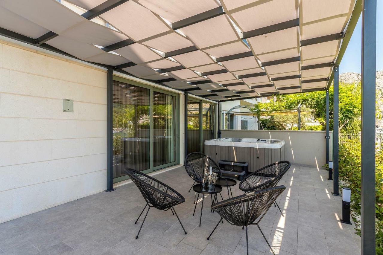 Luxury Apartment With Hot Tub Omiš Εξωτερικό φωτογραφία