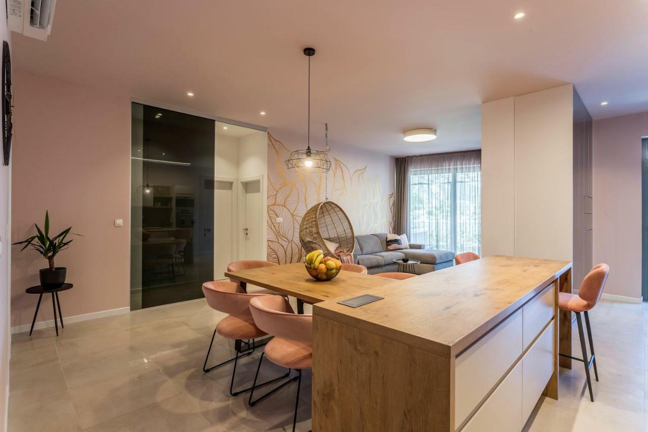 Luxury Apartment With Hot Tub Omiš Εξωτερικό φωτογραφία