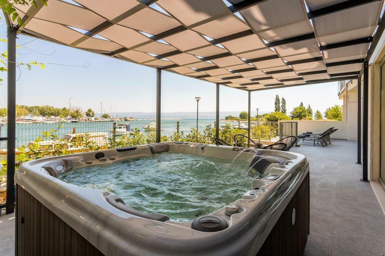Luxury Apartment With Hot Tub Omiš Εξωτερικό φωτογραφία