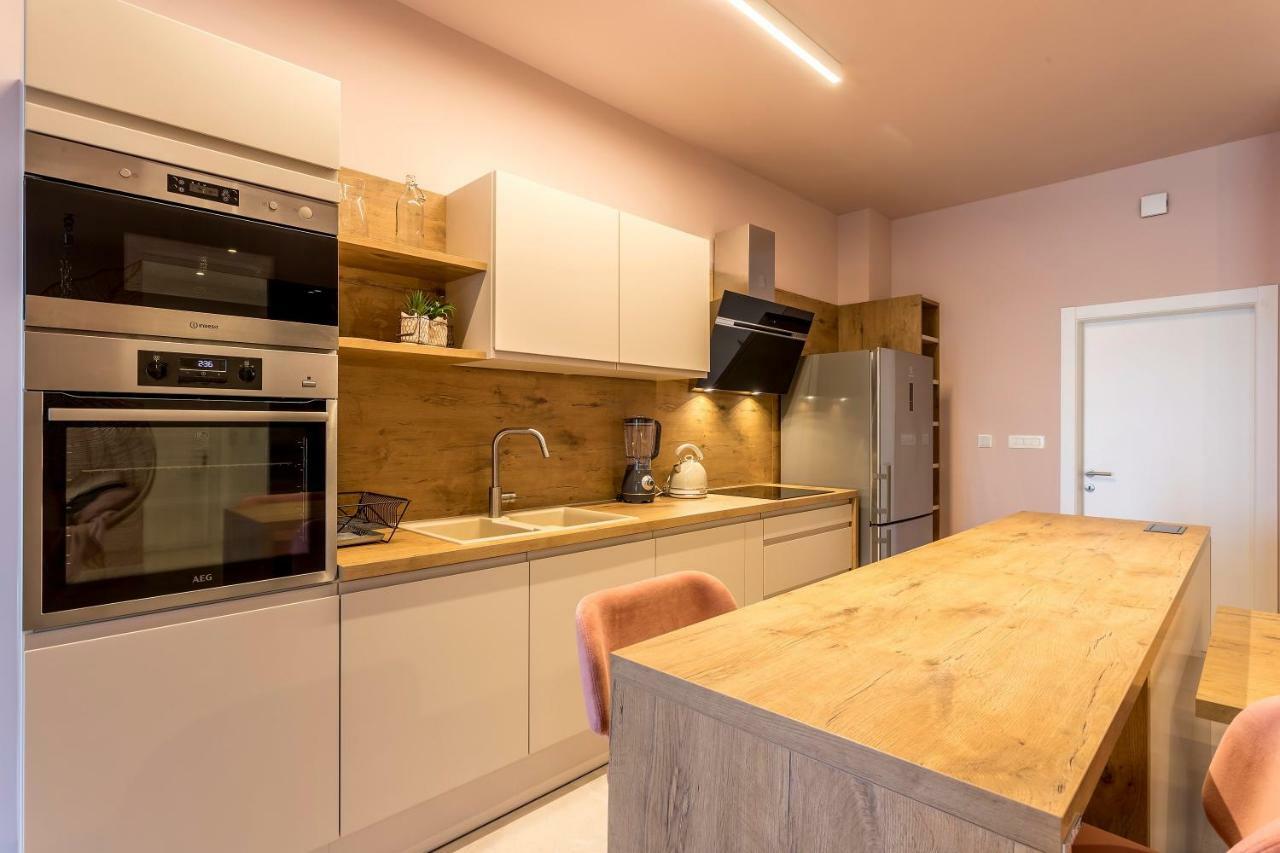 Luxury Apartment With Hot Tub Omiš Εξωτερικό φωτογραφία